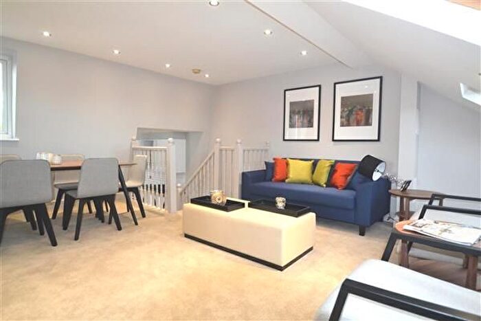 3 Bedroom Terraced House To Rent In Earlsfield Road, Tff, Earlsfield, SW18