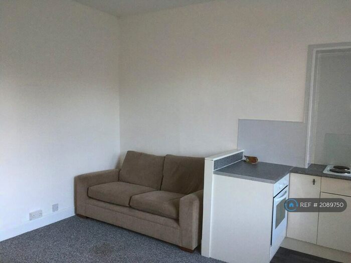 1 Bedroom Flat To Rent In West Main Street, Darvel, KA17