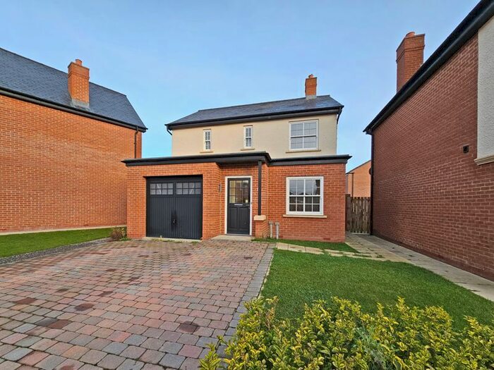 3 Bedroom Detached House For Sale In Bergerac Road, Newcastle Upon Tyne, NE20