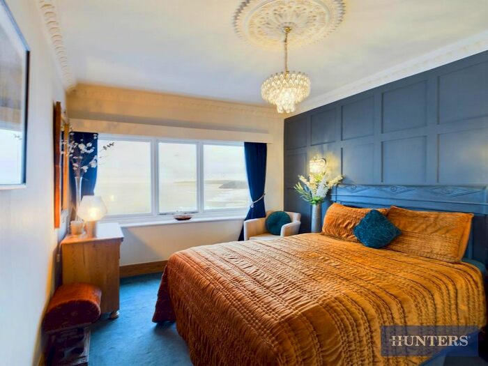 2 Bedroom Flat For Sale In Esplanade, Scarborough, YO11