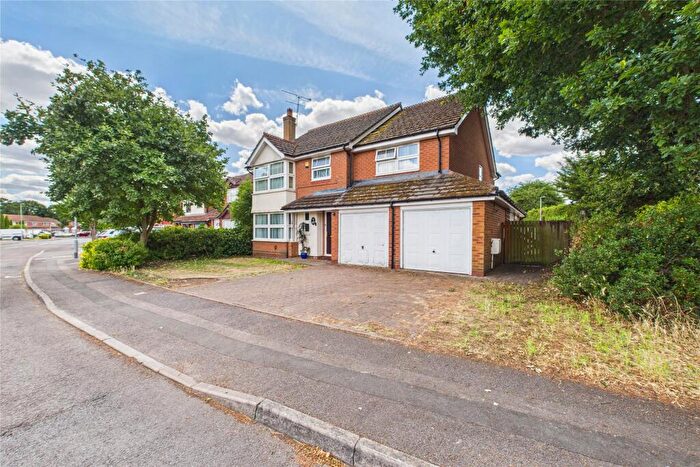 5 Bedroom Detached House For Sale In Chatteris Way, Lower Earley, Reading, Berkshire, RG6