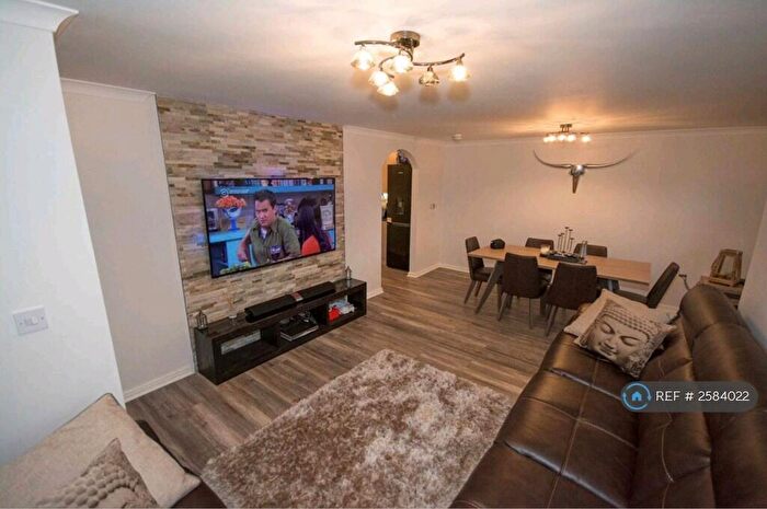 2 Bedroom Flat To Rent In The Marish, Warwick, CV34