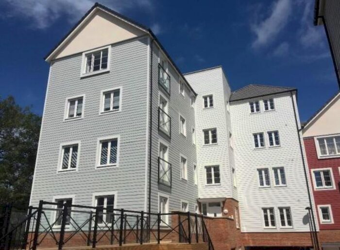 2 Bedroom Flat To Rent In Crabapple Road, Tonbridge, TN9