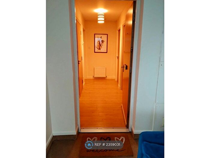 2 Bedroom Flat To Rent In Avenuepark Street, Glasgow, G20