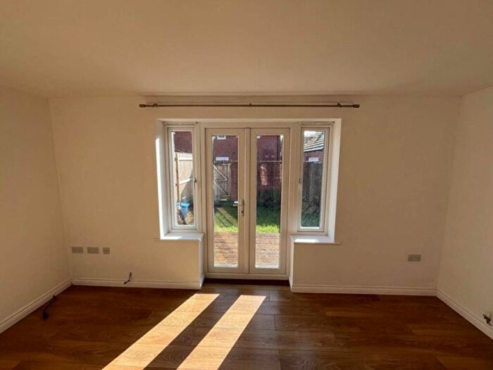 3 Bedroom Terraced House To Rent In Goetre Fawr, Radyr, Cardiff., CF15