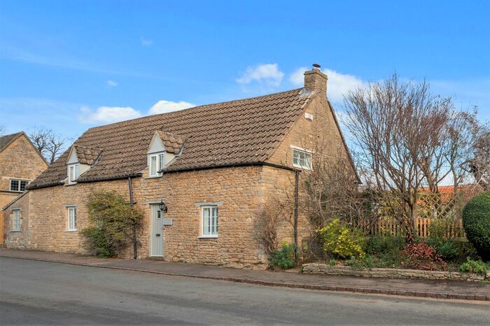 4 Bedroom Detached House For Sale In Wadenhoe, Peterborough PE8
