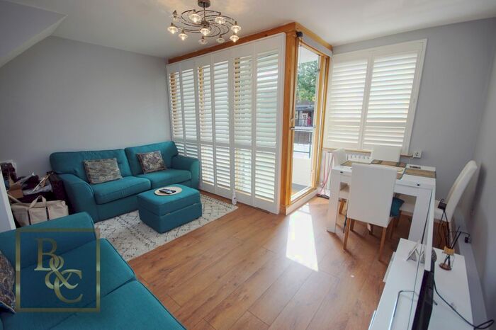 3 Bedroom Maisonette To Rent In Merrivale, Camden Street, London, NW1