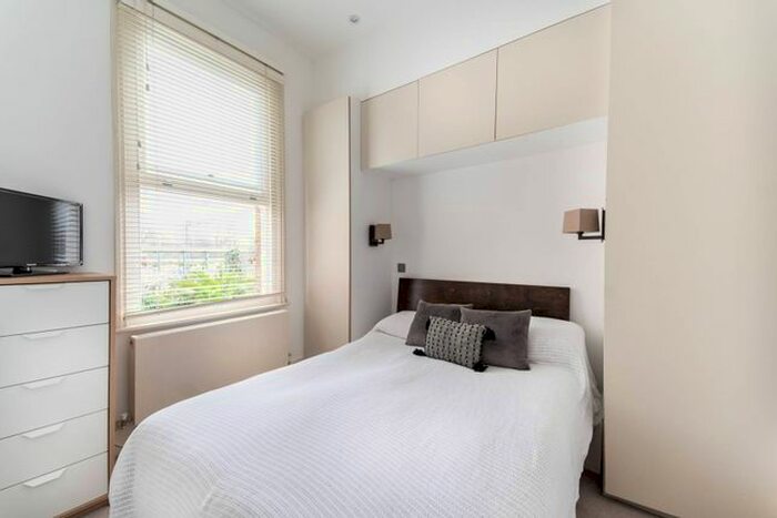 1 Bedroom Flat To Rent In Birkbeck Road, Acton, London, W3