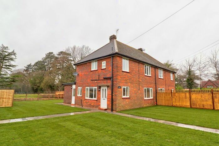 3 Bedroom Detached House To Rent In Grove Lane, Chesham, Buckinghamshire, HP5