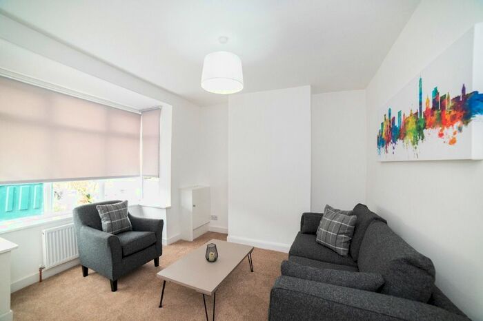 2 Bedroom Semi-Detached House To Rent In Warwards Lane, Selly Oak, Birmingham, B29