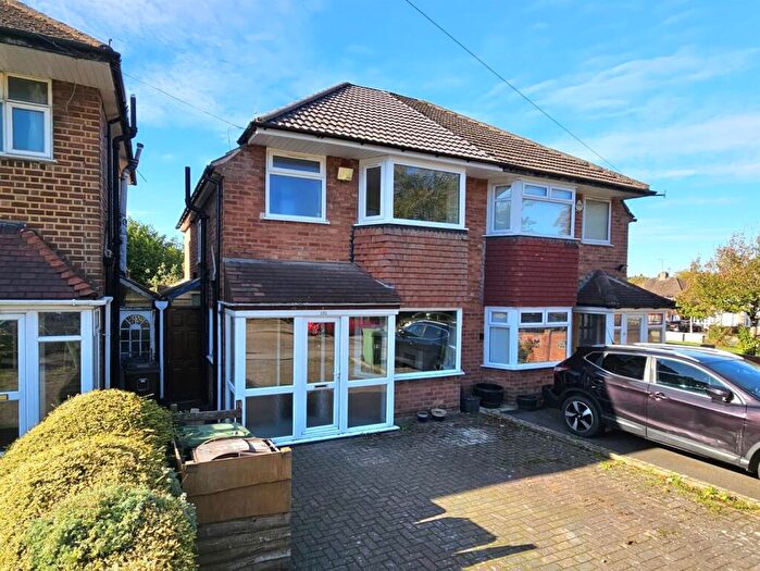 3 Bedroom Semi-Detached House For Sale In Wichnor Road, Solihull, B92