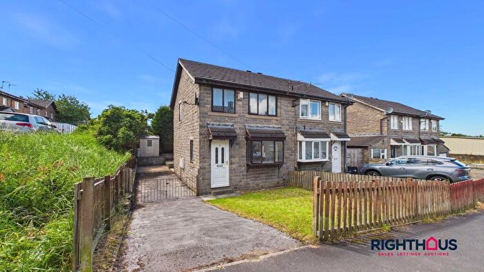 3 Bedroom Semi Detached House To Rent In Irwell Street, Bradford, BD4