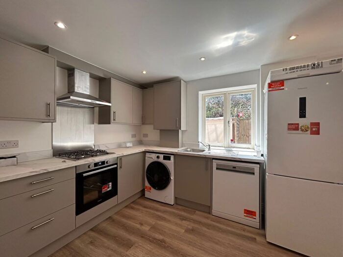 3 Bedroom Flat To Rent In Barge Drive, UB2