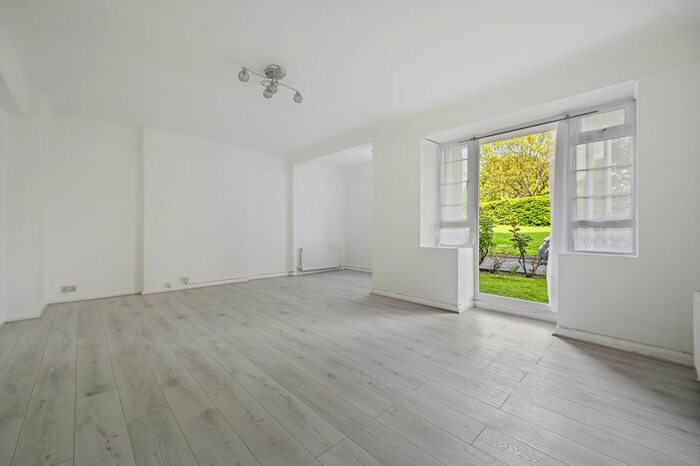 3 Bedroom Flat To Rent In Charter Way, Finchley Central, London, N3