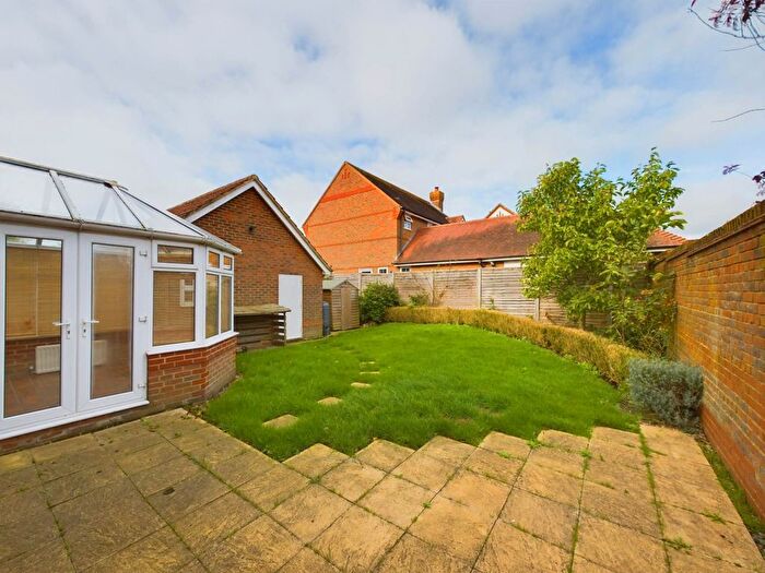 4 Bedroom Detached House For Sale In Church Farm Close, Bierton, Aylesbury, HP22