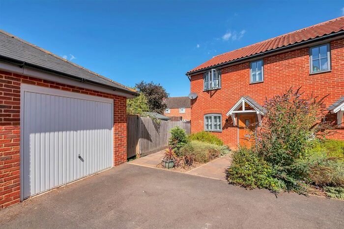 3 Bedroom Semi-Detached House For Sale In Legion Rise, Bardwell, Bury St. Edmunds, IP31