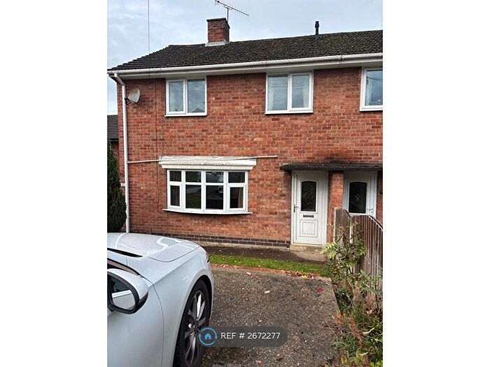 3 Bedroom Semi Detached House To Rent In The Crescent, Brimington, Chesterfield, S43