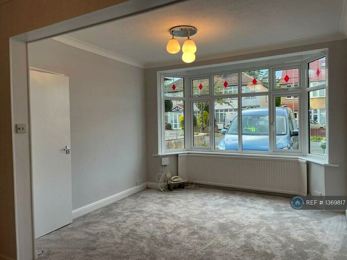 3 Bedroom Terraced House To Rent In Esher Avenue, Cheam, Sutton, SM3