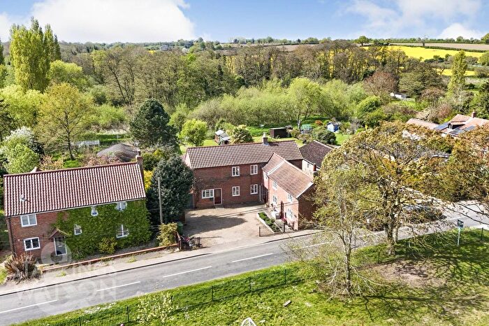 5 Bedroom Cottage For Sale In The Street, Claxton, Norwich, NR14