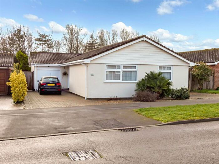 3 Bedroom Detached Bungalow For Sale In Fairway, South Beaumont, BN17