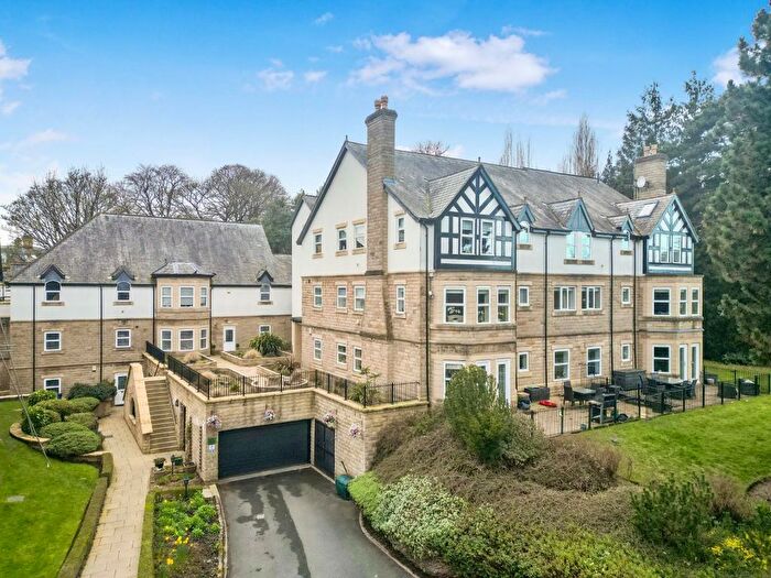 2 Bedroom Flat For Sale In Parc Mont, Park Avenue, Roundhay, Leeds, LS8