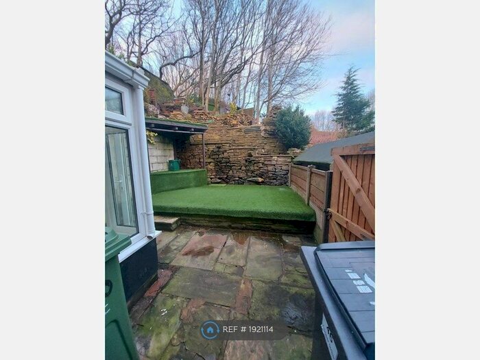 2 Bedroom Terraced House To Rent In Cooper Street, Oldham, OL4