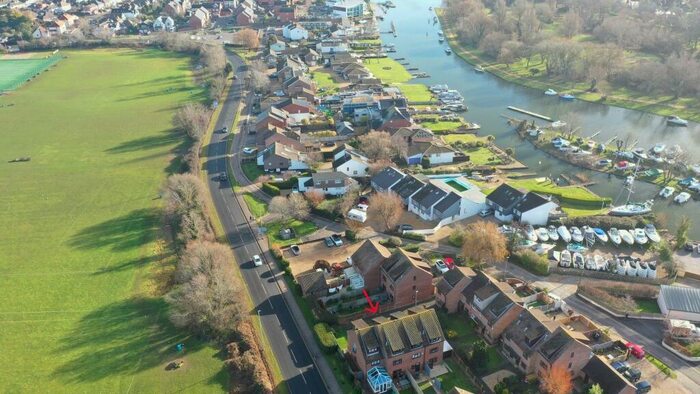 3 Bedroom Town House To Rent In Willow Way, Christchurch, BH23