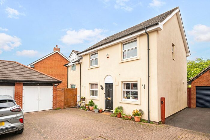4 Bedroom Detached House For Sale In Cashford Gate, Taunton, TA2