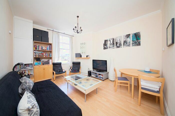 2 Bedroom Flat To Rent In Chiltern Street, London, W1U