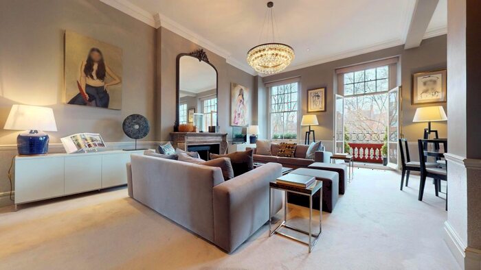 3 Bedroom Flat To Rent In Cadogan Square, London, SW1X