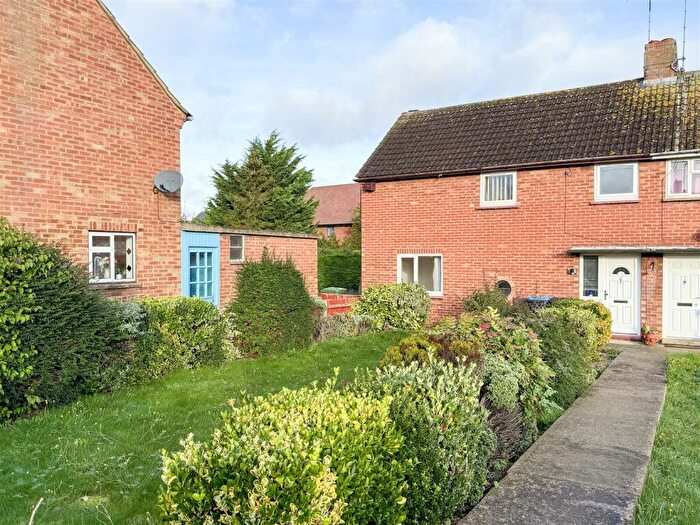 3 Bedroom End Of Terrace House To Rent In Bellway, Woburn Sands, Milton Keynes, MK17