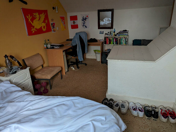 3 Bedroom Terraced House To Rent In Essex Street, Reading, Berkshire, RG2