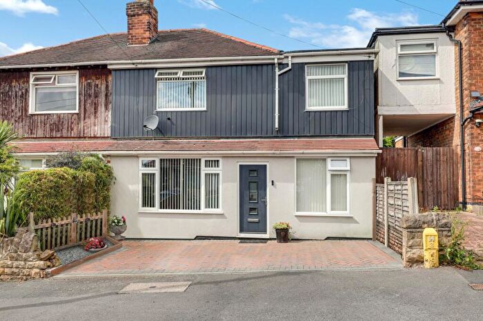 4 Bedroom Semi-Detached House For Sale In Norbett Road, Arnold, NG5
