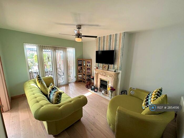 3 Bedroom Semi Detached House To Rent In Deerhurst Crescent, Portsmouth, PO6