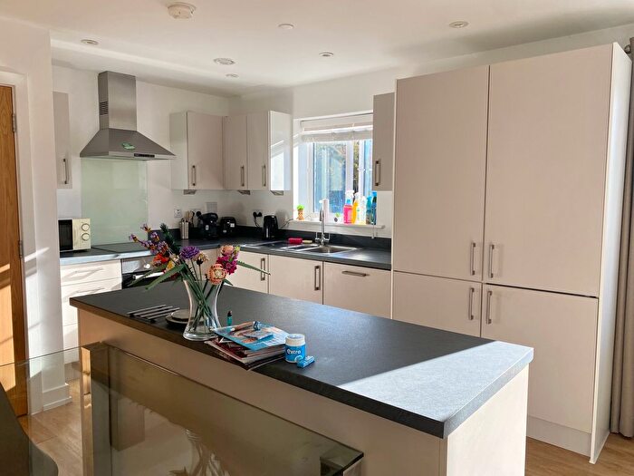 2 Bedroom Flat To Rent In Holmbush Mews, Faygate, Horsham, RH12