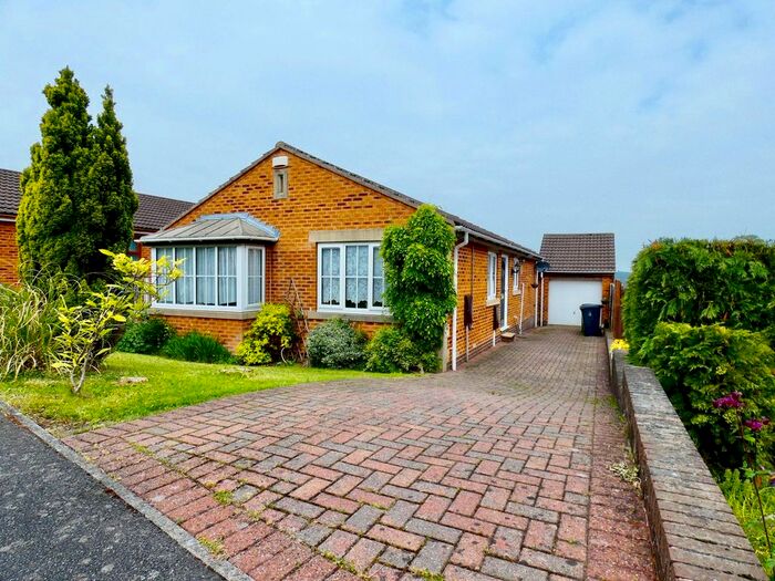 Houses for sale & to rent in S40 3BU, Walton Road, Walton Chesterfield