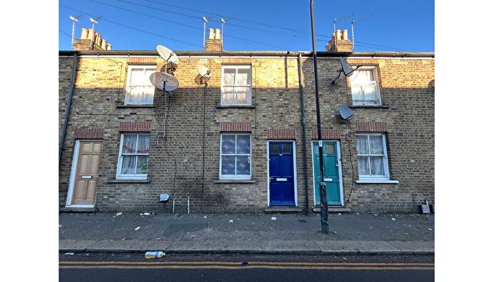2 Bedroom Property For Sale In Hamilton Road, Southall, Greater London, UB1