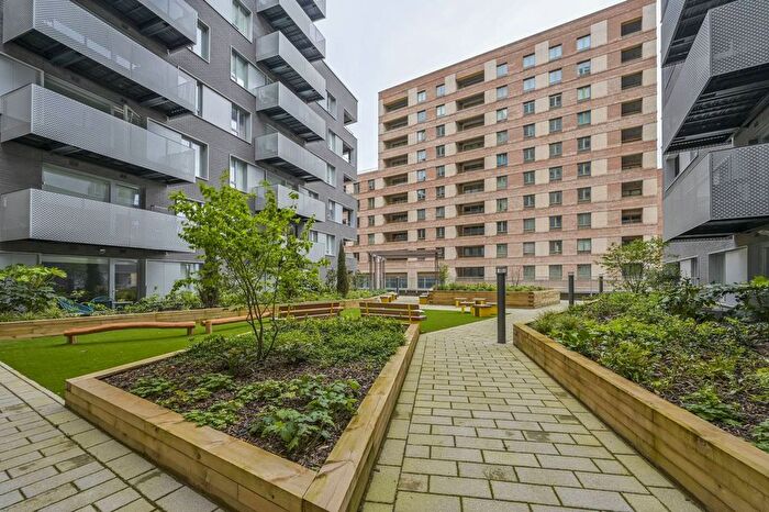 2 Bedroom Flat To Rent In Nautilus Apartments, Jam Lane, Canning Town, London, E16