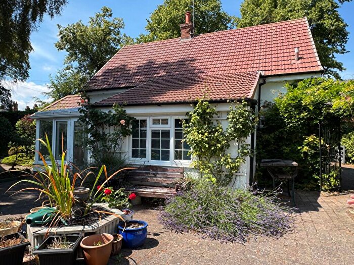 2 Bedroom Detached House For Sale In Abbey Road, Grimsby, DN32