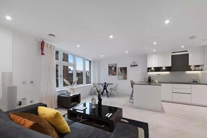 2 Bedroom Apartment For Sale In Jewel House, London, N7