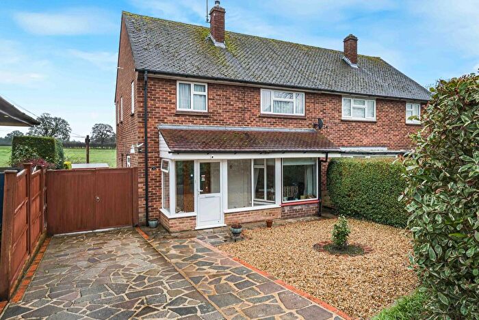 3 Bedroom Link Detached House For Sale In Croft Road, Westerham, TN16