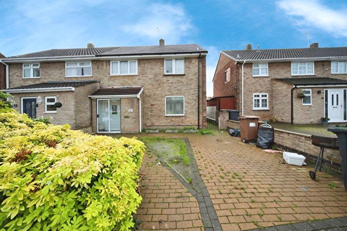 3 Bedroom Semi Detached House For Sale In Kirkwood Road, Luton, LU4