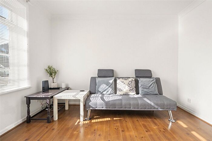 1 Bedroom Flat To Rent In Sopwith Avenue, Chessington, KT9