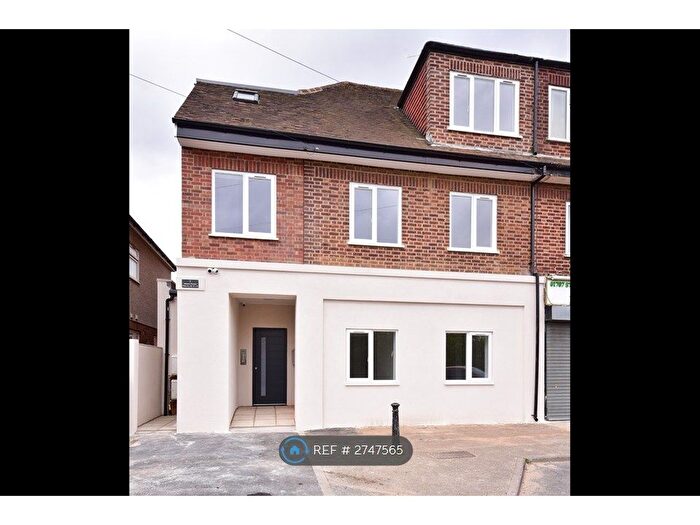 1 Bedroom Flat To Rent In Masons Parade, Goffs Oak, EN7