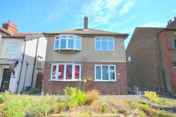 2 Bedroom Maisonette To Rent In Mawney Road, Romford, Essex, RM7