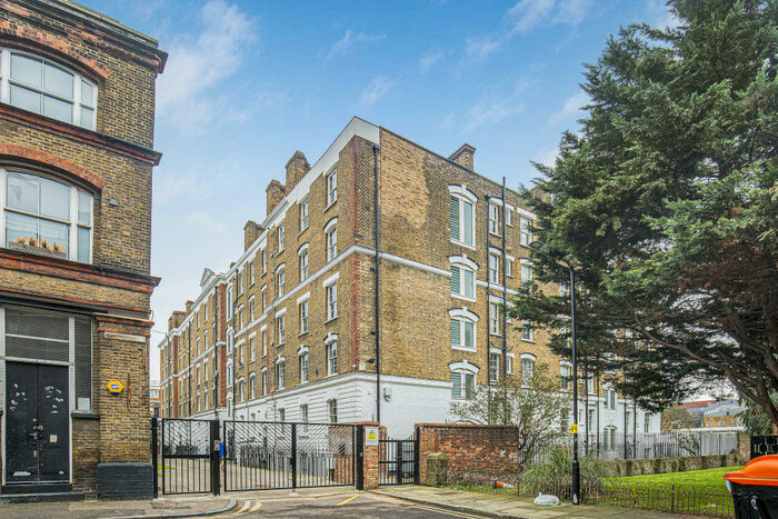 1 Bedroom Flat To Rent In Enfield Cloisters, Fanshaw Street, Old Street, Islington, N1