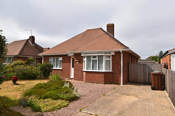 2 Bedroom Detached Bungalow For Sale In Beachcroft Road, Gosport, PO12