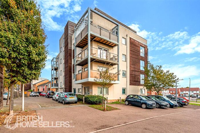1 Bedroom Apartment For Sale In Cameron Drive, Dartford, Kent, DA1