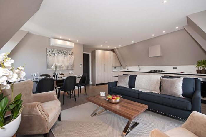 3 Bedroom Apartment To Rent In Woodlands, Golders Green, NW11