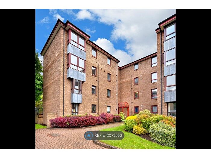 3 Bedroom Flat To Rent In Sienna Gardens, Edinburgh, EH9